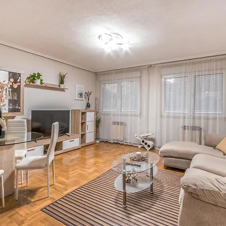 Stunning In With Wifi Apartament